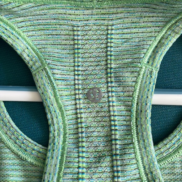 LULULEMON 2for1, size 6 Swiftly Tech Racerback Tank Tops - Picture 3 of 5
